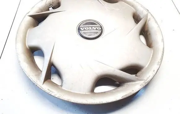 Volvo S70 V70 V70 XC R15 wheel hub/cap/trim 9157949