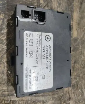 Mercedes-Benz CL C215 Gateway control module A2204451900