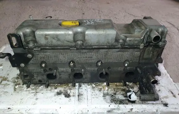 Opel Vectra C Engine head R9128018