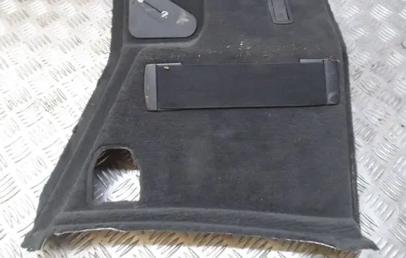 BMW 3 E90 E91 Tailgate/trunk side cover trim 