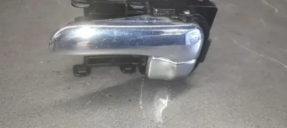 Nissan Primera Front door interior handle