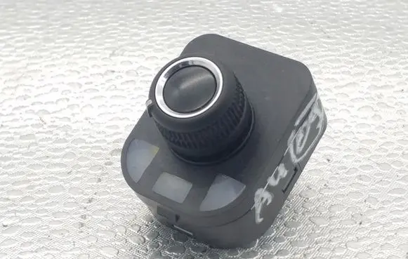 Audi A4 S4 B8 8K Wing mirror switch 8K0959565B