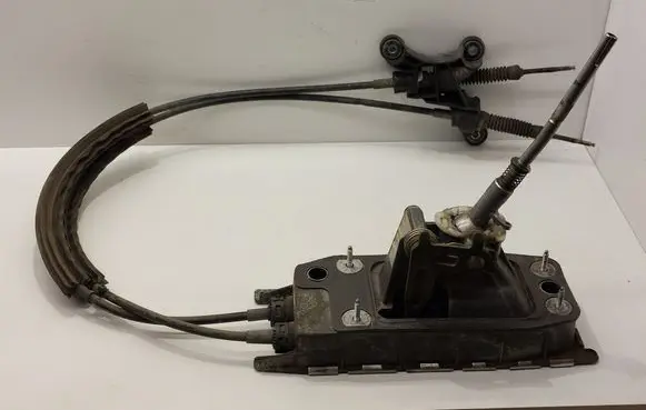Volkswagen Tiguan Gear shifter/selector 1K0711061B 5N0711789B