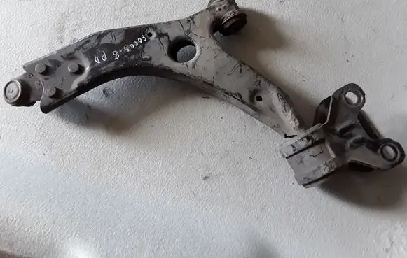 Ford Focus Front lower control arm/wishbone BV6130339AAA