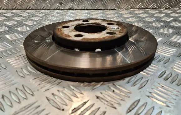 Volkswagen Golf IV Front brake disc