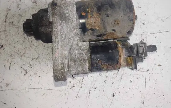 Volkswagen Polo Starter motor 1005831281