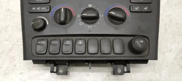 Volvo V70 Climate control unit 7923