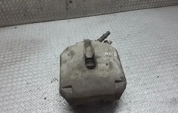 BMW 5 E39 Front brake caliper 6022296