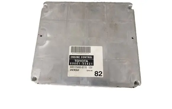 Toyota Avensis T250 Engine control unit/module 8966105821