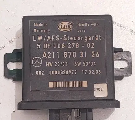 Mercedes-Benz E W211 Light module LCM A2118703126 0000820977 5DF00827802