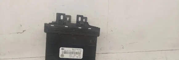 Volkswagen Golf III Engine control unit/module 01M927733