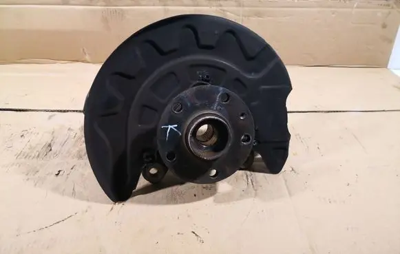 Volkswagen Golf VII Front wheel hub