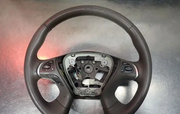 Infiniti M Steering wheel PG05W782-5365-100