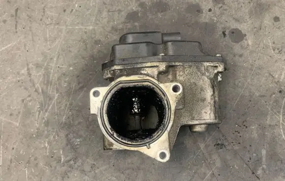 Audi A4 S4 B6 8E 8H EGR valve 03L131501