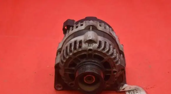 Chevrolet Cruze Generator/alternator 13579667