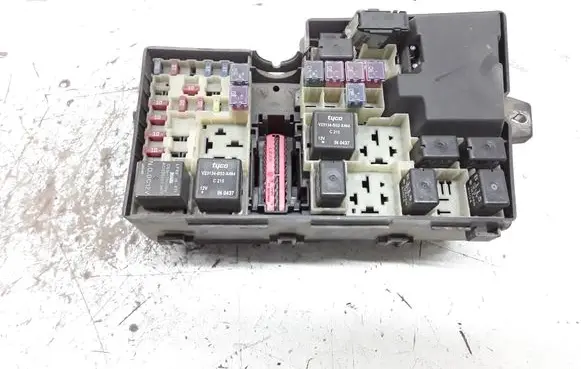 Volvo V50 Fuse module 8688039