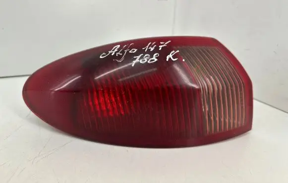 Alfa Romeo 147 Rear/tail lights 46556349 03322010 B032