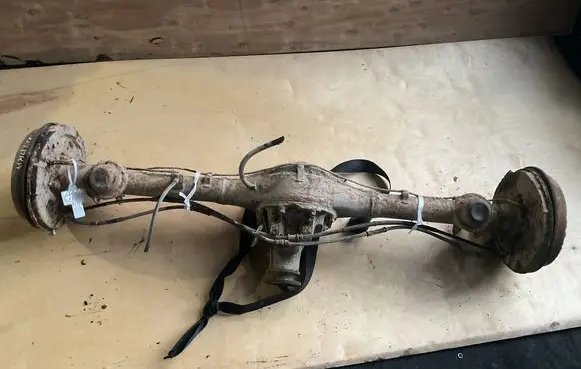 Suzuki Vitara (ET/TA) Rear axle beam 