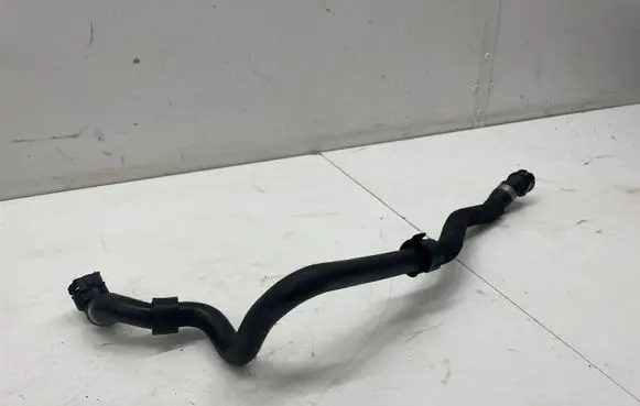 BMW 5 F10 F11 Engine coolant pipe/hose 8513604