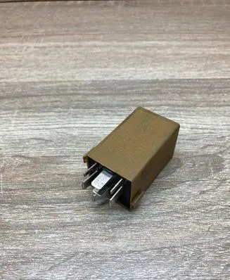 BMW 5 E39 Other relay 8384505
