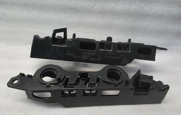 Audi A6 S6 C8 4K Front bumper mounting bracket 4K0807283 4K0807284