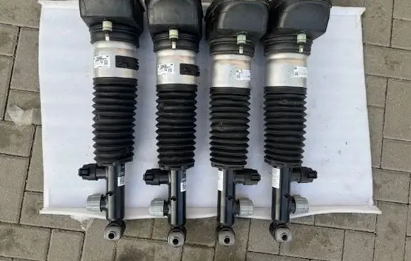 BMW 7 G70 Front shock absorber/damper