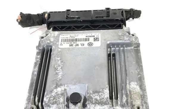 Volkswagen PASSAT CC Engine control unit/module ECU