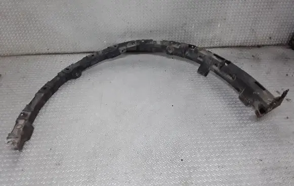 Rear fender molding trim