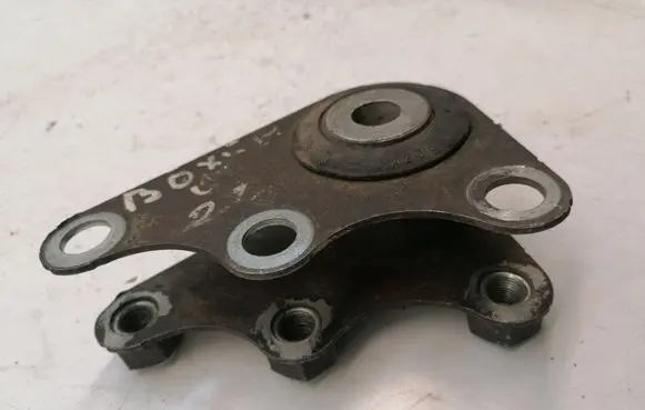 Peugeot Boxer Engine mounting bracket