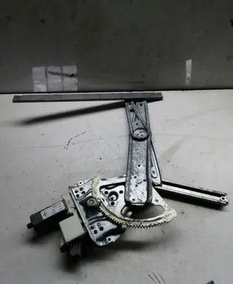 Toyota Avensis T250 Front door window regulator with motor 6982005050