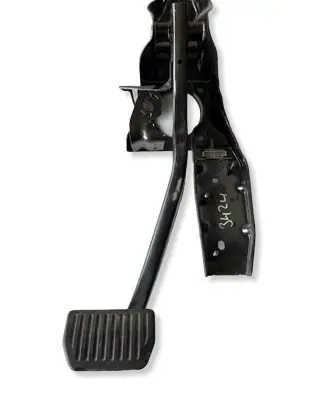 Land Rover Discovery Sport Brake pedal GJ322D094CB GJ322D094C