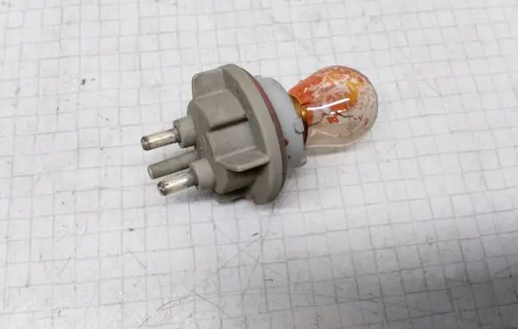Mercedes-Benz E W210 Front indicator light 14838400