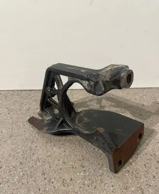 Nissan X-Trail T32 Engine mounting bracket 7854R