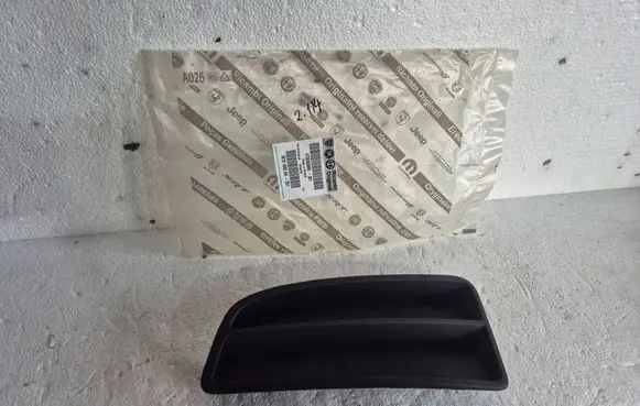 Fiat Panda II Front bumper lower grill 735390885 68101680AA
