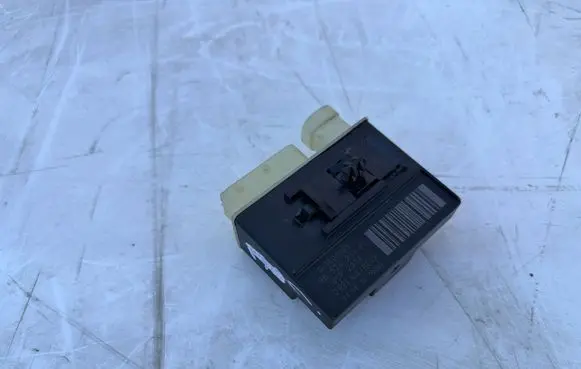 Citroen C4 Cactus Glow plug pre-heat relay 9652021180
