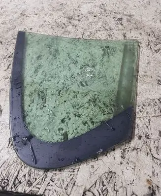 Opel Insignia A Rear vent window glass 