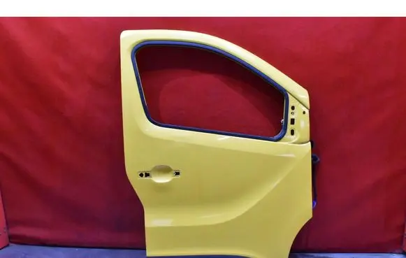 Renault Trafic I Front door 