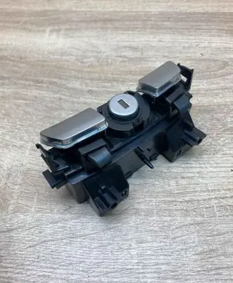 BMW 5 GT F07 Armrest lock 9142175