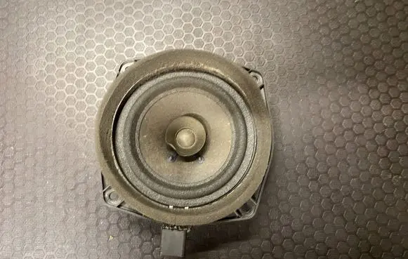 Mitsubishi Colt Front door speaker MN1414