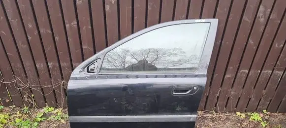 Volvo V70 Front door