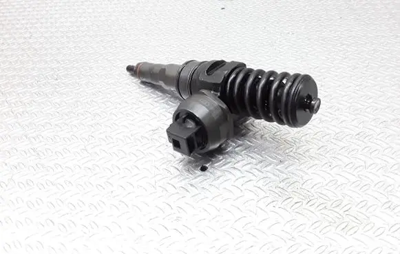 Seat Toledo III (5P) Fuel injector 038130073AG