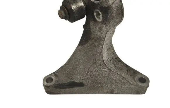 Subaru Outback (BS) Engine mounting bracket 