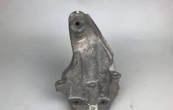 Mercedes-Benz C W205 Engine mounting bracket A6512234204