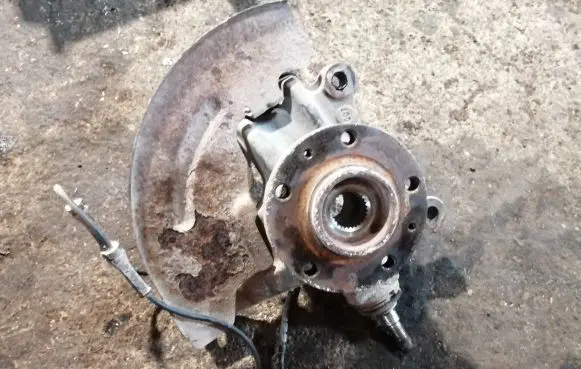 Peugeot 607 Front wheel hub
