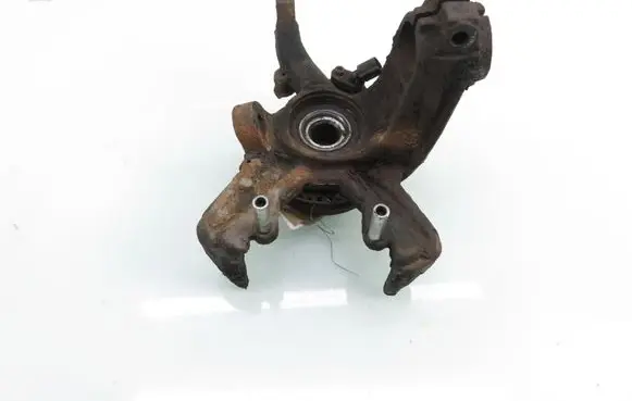 Volkswagen Golf IV Front wheel hub spindle knuckle 