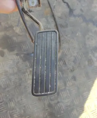 Subaru Legacy Accelerator throttle pedal