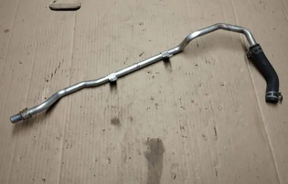 Chrysler Town & Country V Engine coolant pipe/hose