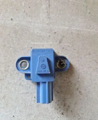 Volkswagen PASSAT B6 Airbag deployment crash/impact sensor 1K0955557A
