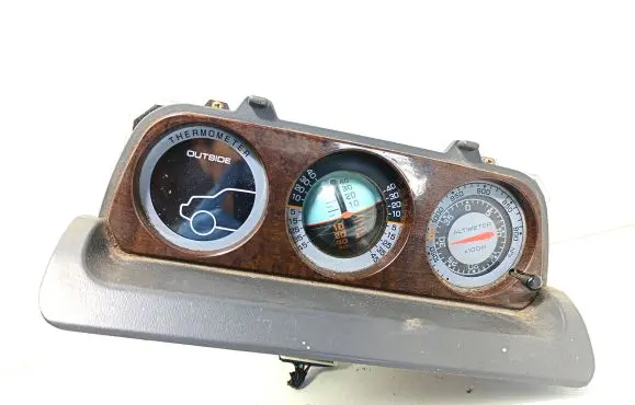 Mitsubishi Pajero Speedometer (instrument cluster) MR776528