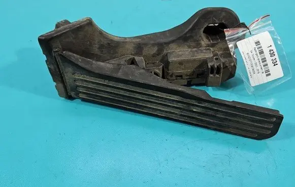 Volkswagen Touran I Accelerator throttle pedal 1T1721503H IMPRK1430334